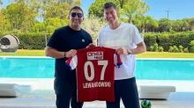 Ve Robert Lewandowski formayı giydi! Antalyaspor'dan flaş görsel!