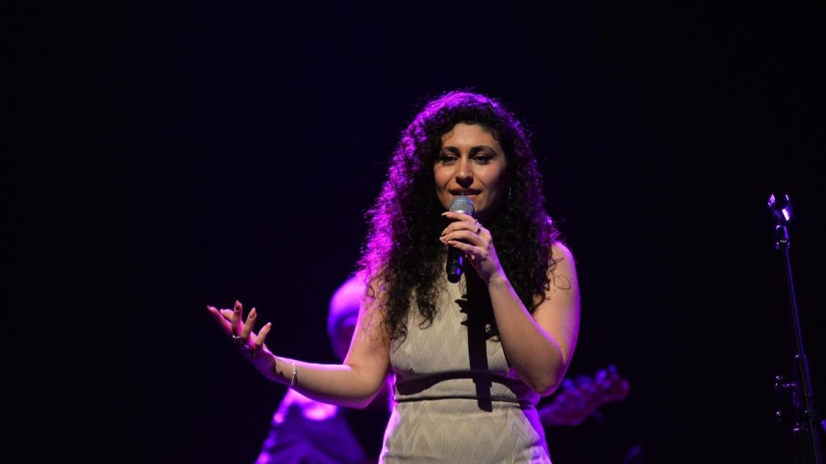 Caz sanats Elif Sanchez festivalde sahne ald... 3 dilde unutulmaz konser