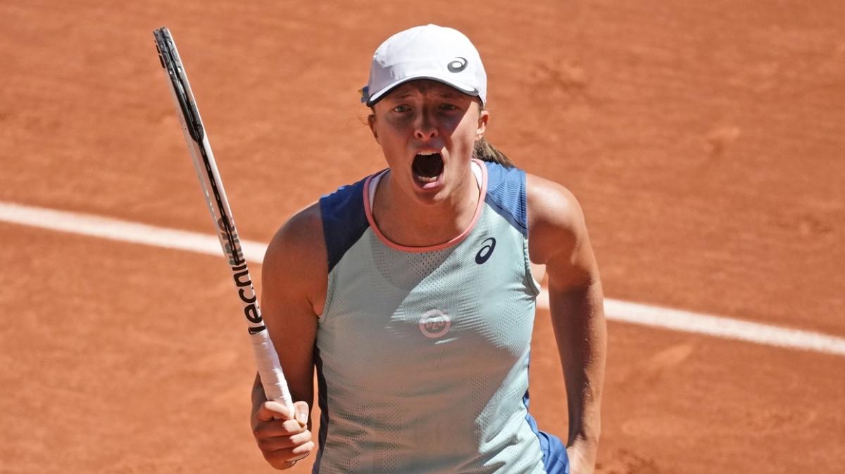 Iga Swiatek 1 saatte ii bitirdi, Roland Garros'da finale kt