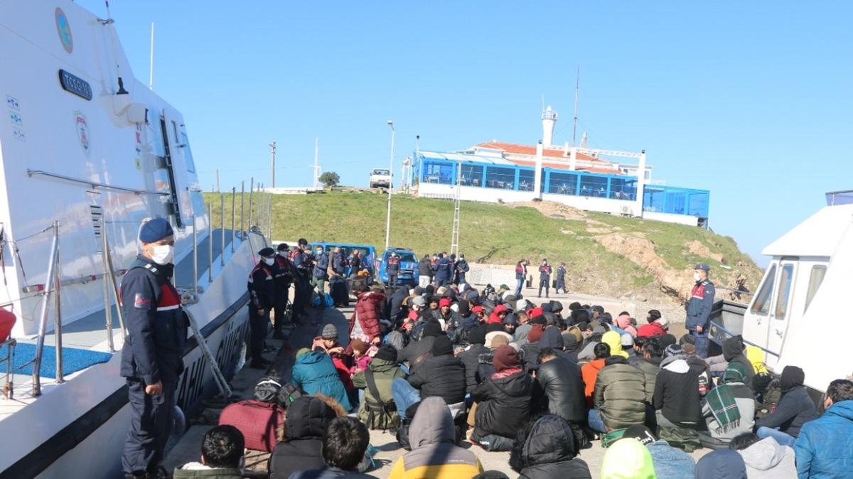 İzmir'de yasa dışı geçiş hazırlığındaki 120 düzensiz göçmen yakalandı