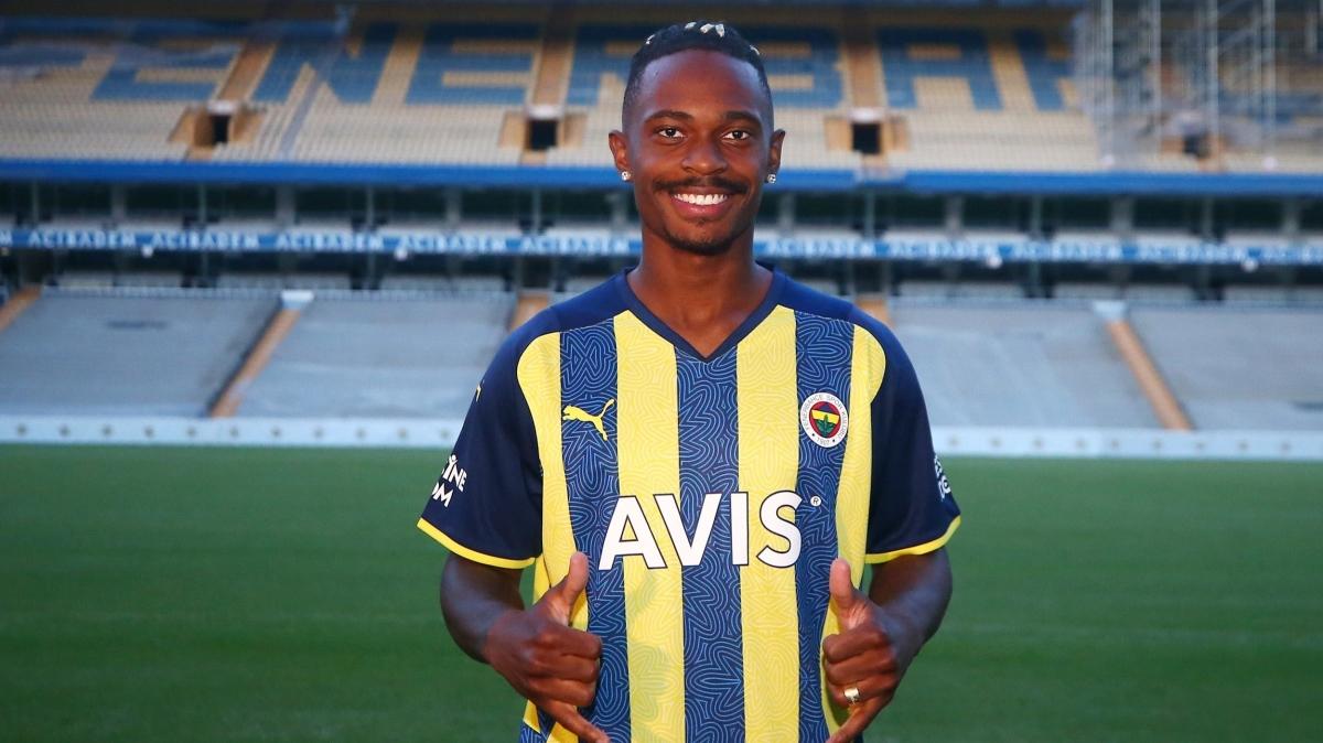 iei burnunda Fenerbaheli Lincoln Henrique: Fenerbahe iin her eyi vereceim