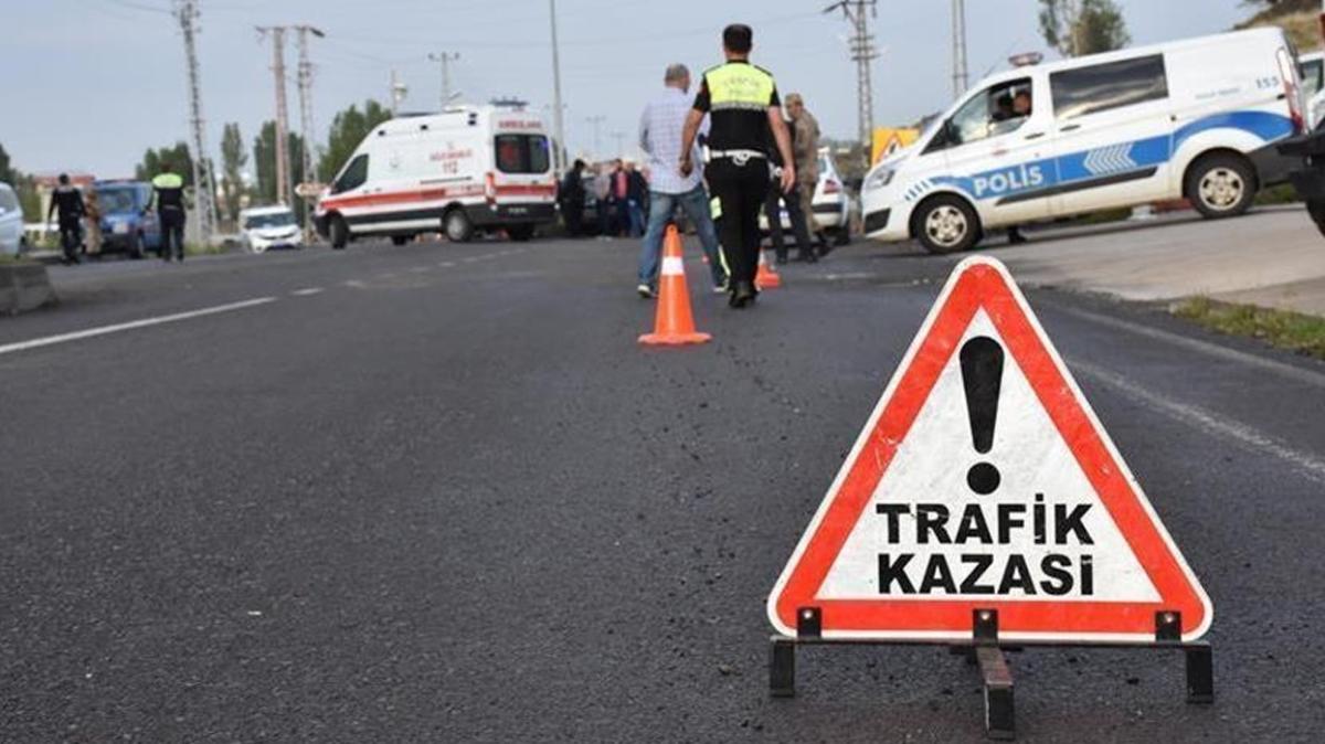 Tuzla'da trafik kazas: Bariyere saplanan arataki kadn yaraland