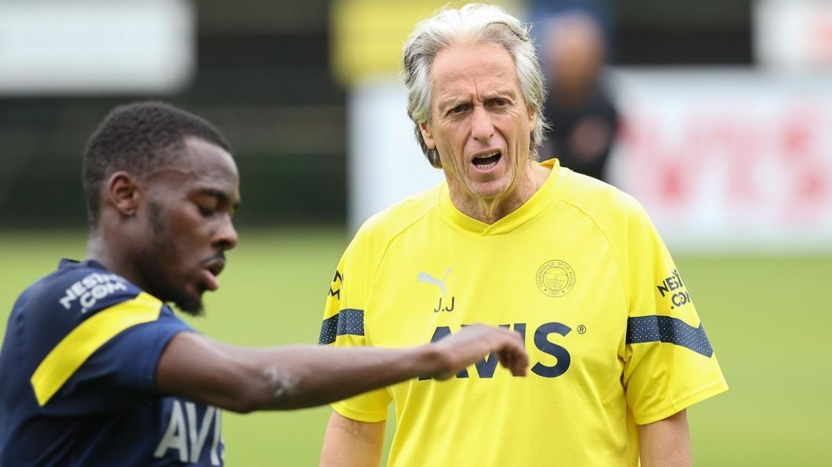 Jorge Jesus'a transferde ilk byk ok! mzay atacakken i yatt: Ezeli rakibe gidiyor