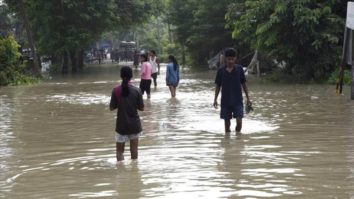 Hindistan'da sel felaketi: 10 kii daha hayatn kaybetti