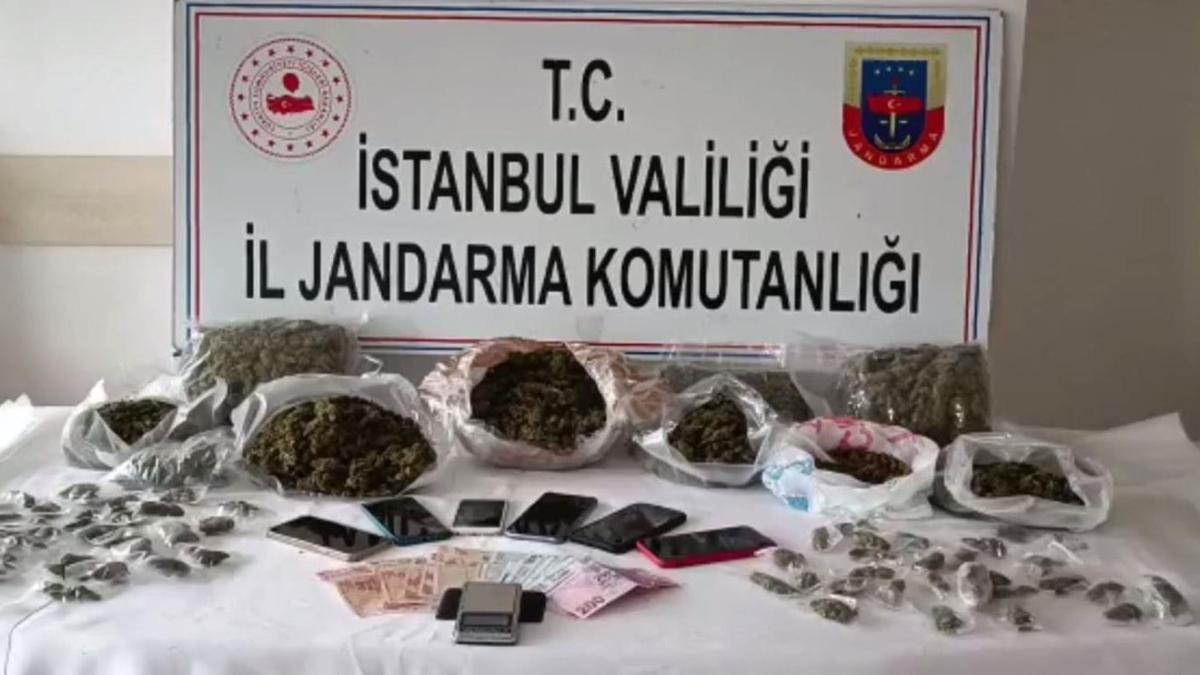 Jandarma'dan uyuturucu operasyonu: 66 kilogram uyuturucu ele geirildi