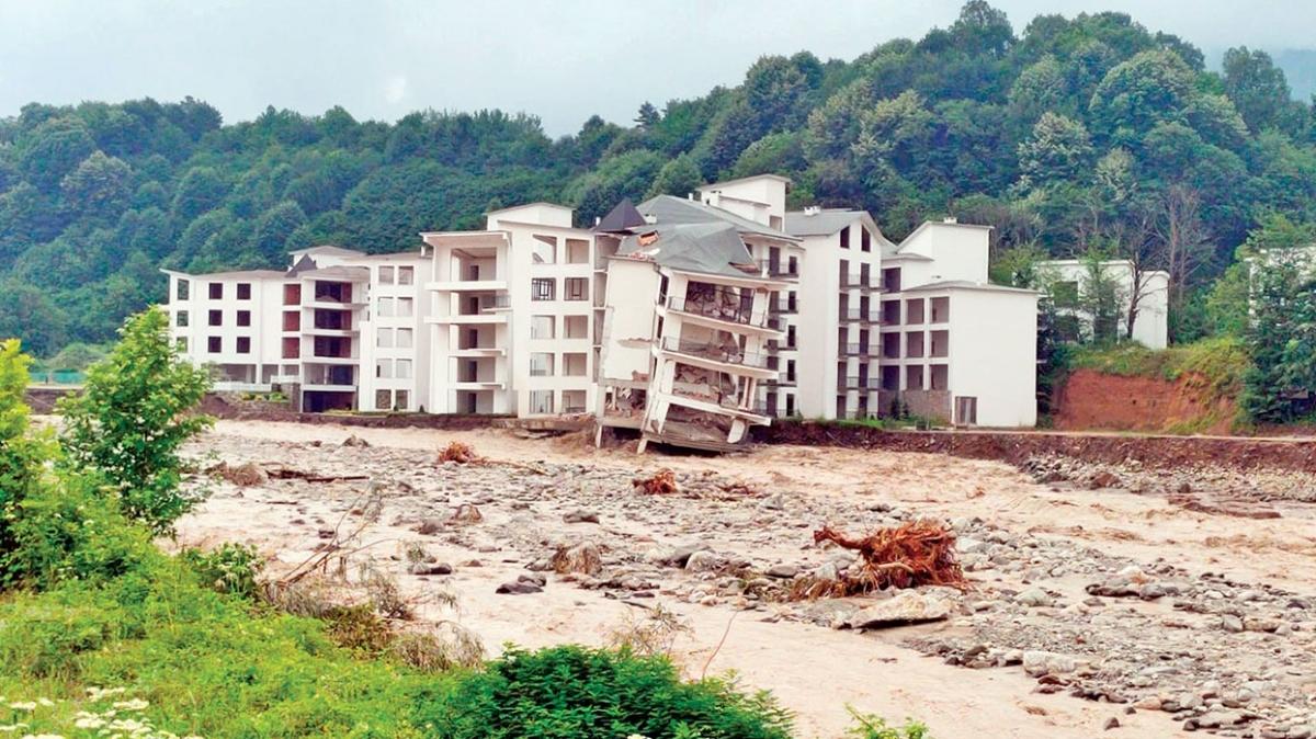 Bat Karadeniz sular altnda, iki kii kayp