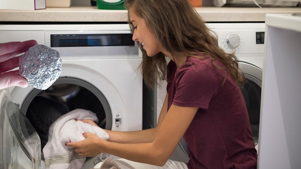 Çamaşır makinesine alüminyum folyo koyun! Yüzde 100 etkiliyor...