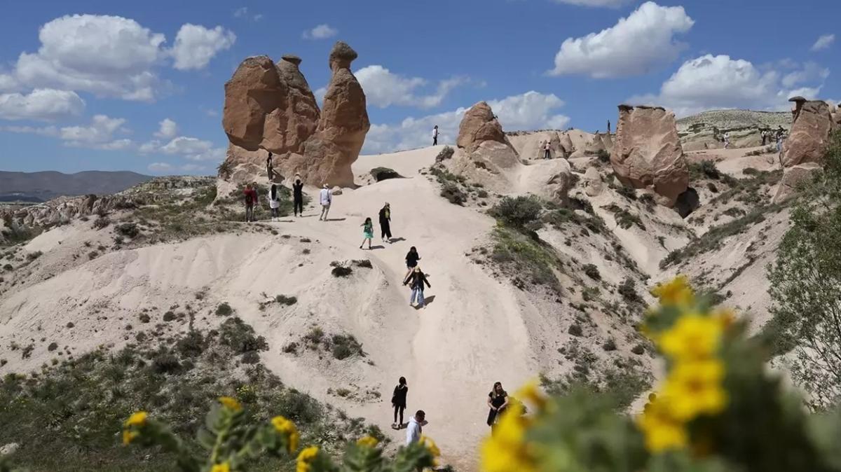 Kapadokya yln ilk yarsnda 1 milyondan fazla ziyaretiyi arlad