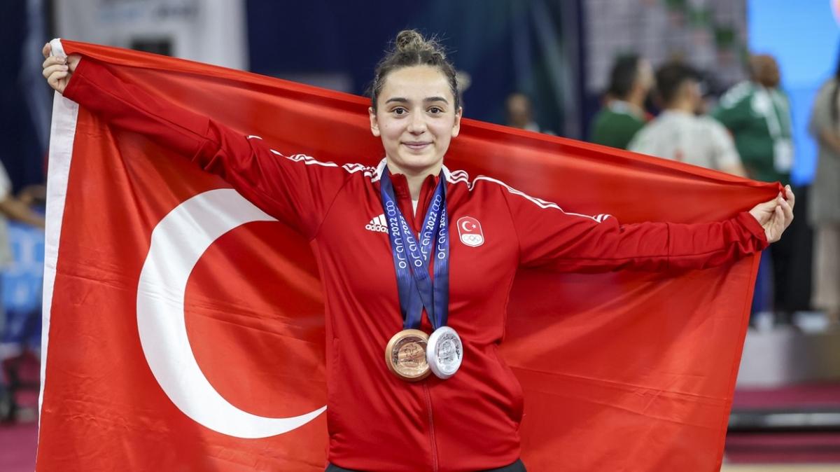 Nuray G�ng�r Levent Akdeniz Oyunlar� madalya foto�raflar� resimleri