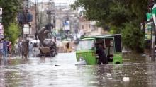 Pakistan'da sel 43 kişiyi canından etti