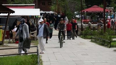 Kafileler halinde geliyorlar! Karadeniz'in incisine turist akn