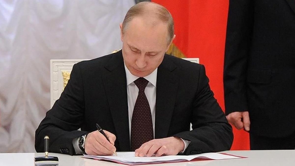 Putin, Ukraynallarn Rusya vatandal almasn kolaylatran kararnameyi imzalad
