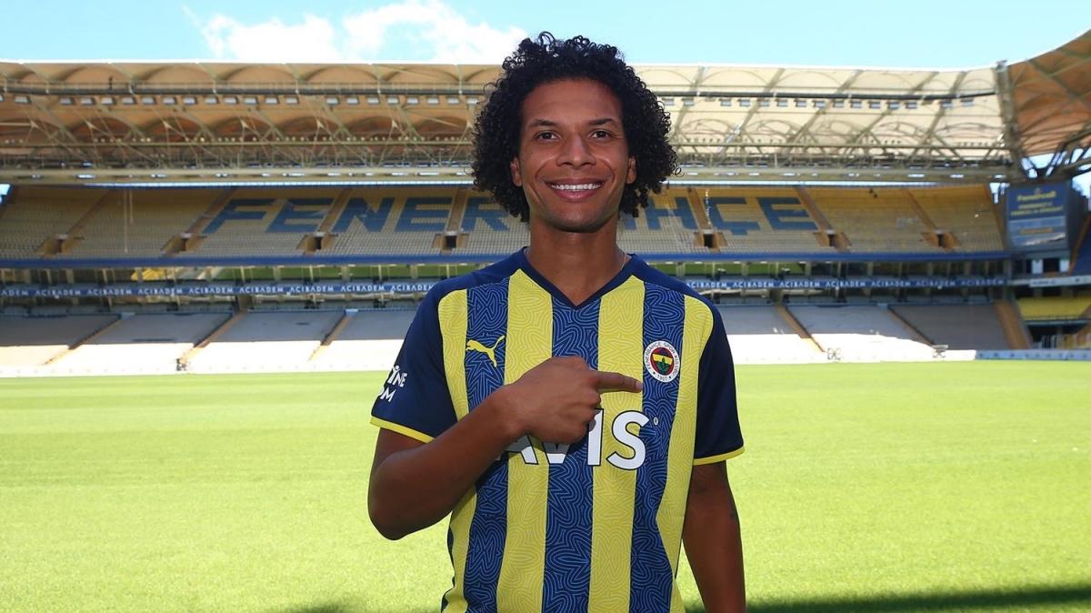 Fenerbahe'de bir transfer daha resmen akland! Willian Arao ubuklu formay giydi