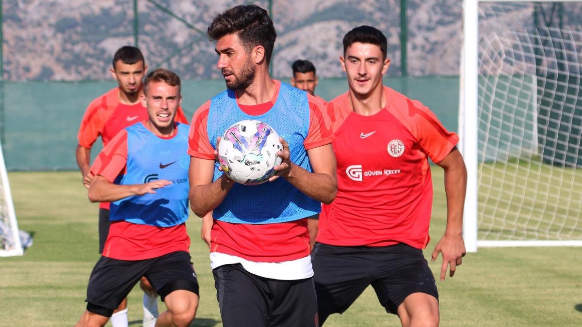 Antalyaspor'da bir galip aktivite! Futbolculara uyku eitimi