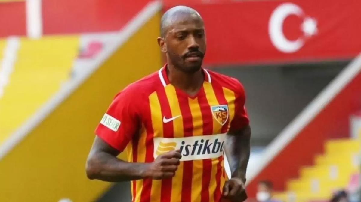 Manuel Fernandes'in ba belaya girdi! Gazeteciye saldrd