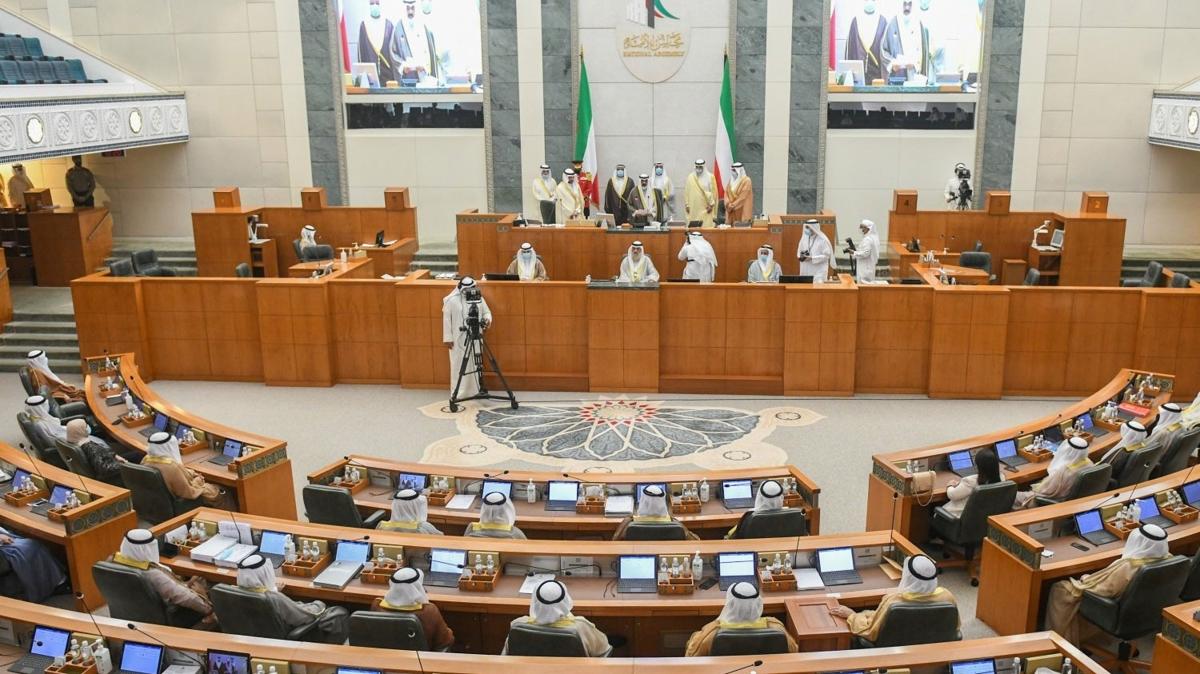 Kuveyt'te uyumazlk nedeniyle parlamento feshedildi