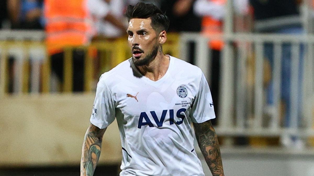 Jose Sosa'dan beklenen imza! Fenerbahe sonras yeni takm