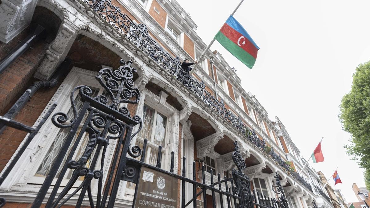 Azerbaycan'n Londra Bykelilii'ne saldr