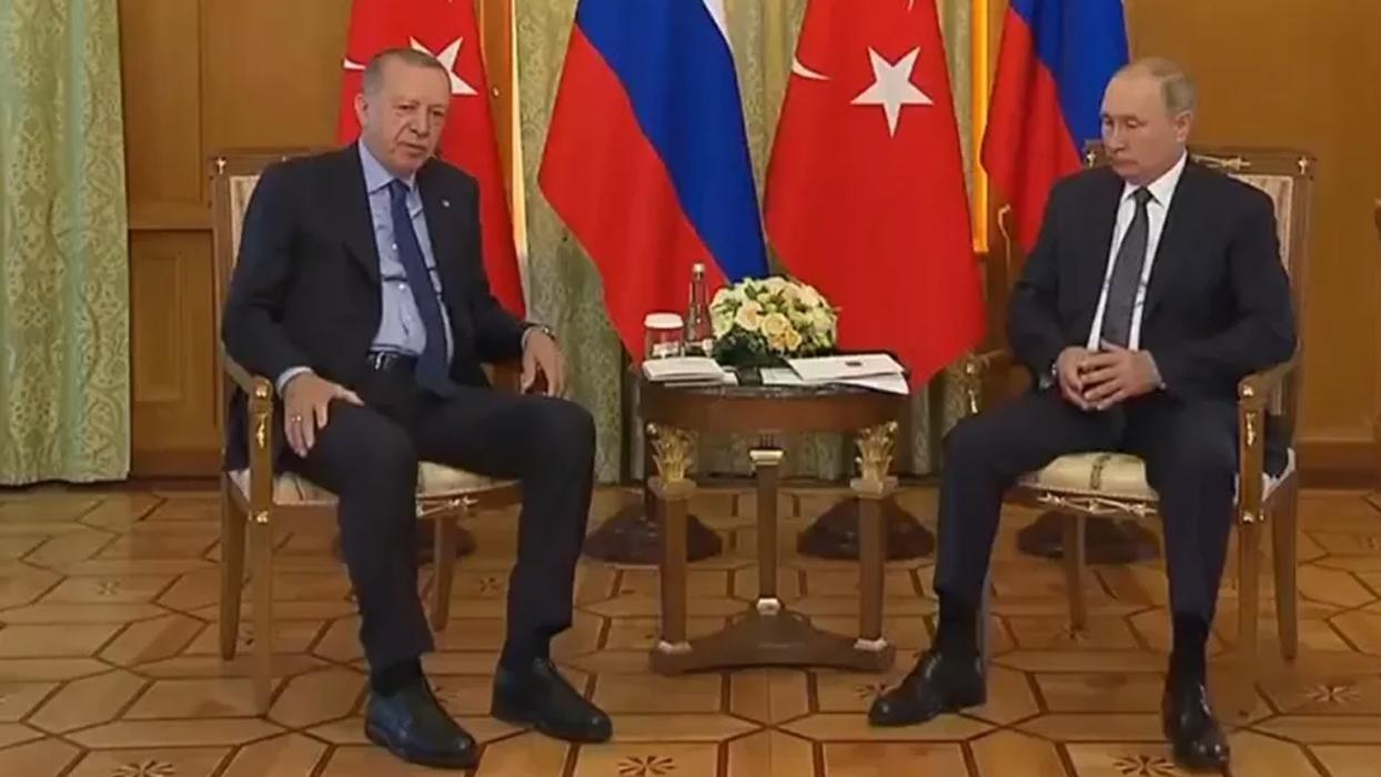 Bakan Erdoan Putin ile Soi'de bir araya geldi