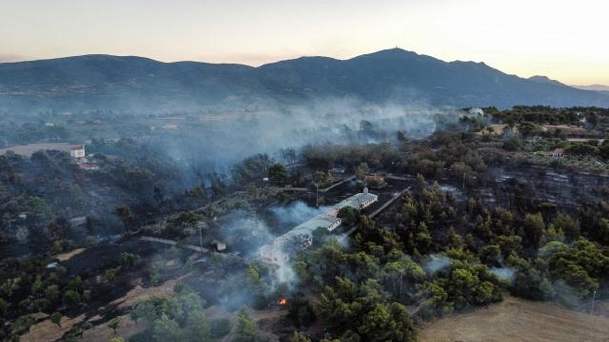 NATO'dan Yunanistan'a yangnla mcadelede destek... Uak ve helikopter gnderdiler