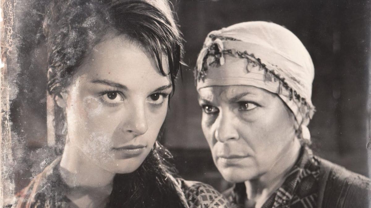 Türk sinemasının acımasız kadını Aliye Rona, ünlü oyuncunun öz be öz halası çıktı! Hani kız halaya benzerdi"