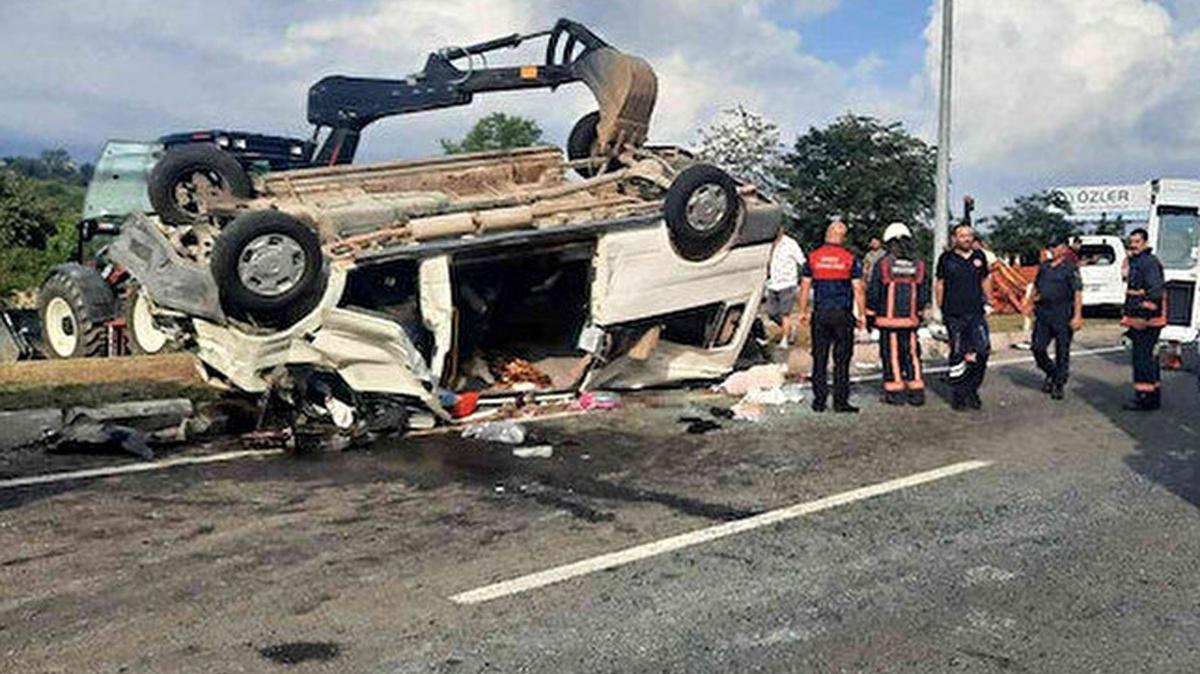 Ordu'da mevsimlik iileri tayan minibs takla att