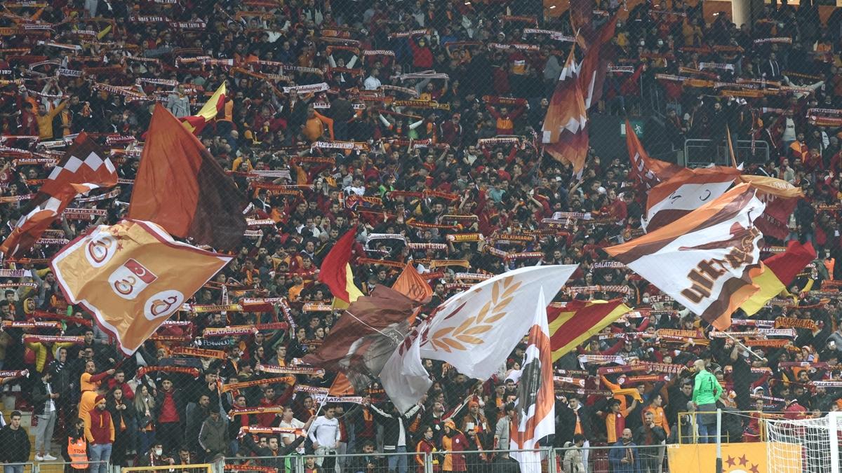 Galatasaray, Giresunspor karsnda; gzler yeni transferlerde