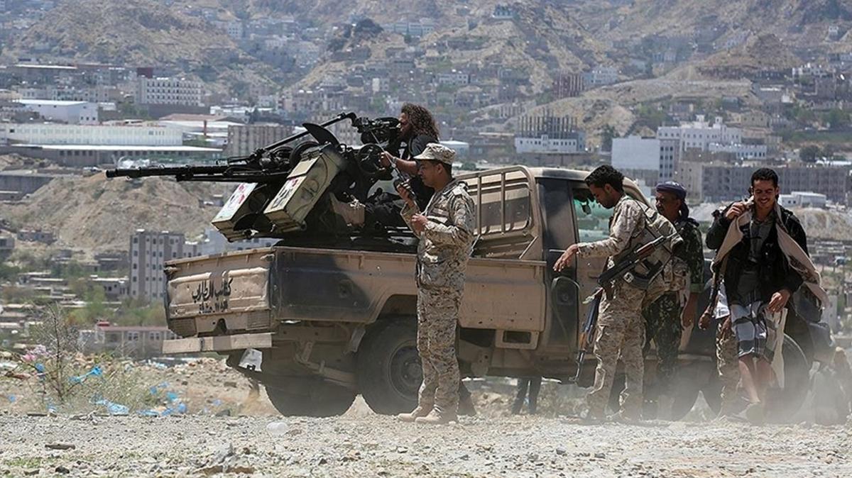Husilerin saldrlarnda 4 Yemen askeri ldrld