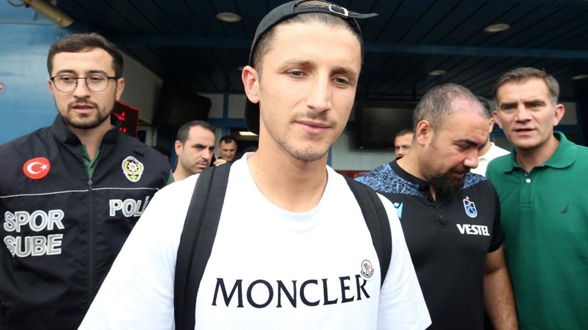 Trabzonspor Enis Bardhi transferini KAP'a bildirdi