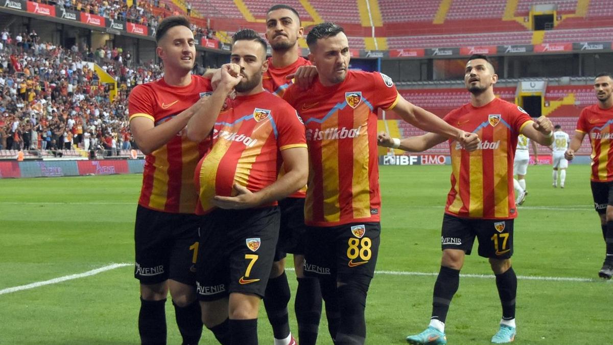 Yukatel Kayserispor Sper Lig'de siftah yapt! stanbulspor'u tek golle getiler