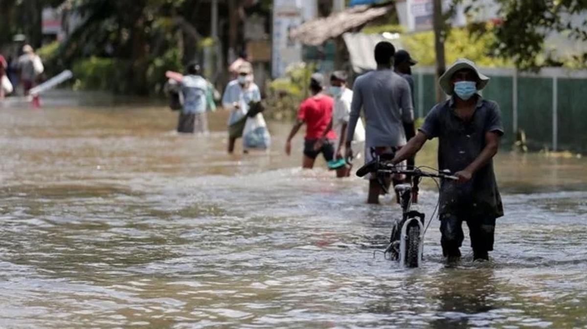 Hindistan'da iddetli ya: 10 kii hayatn kaybetti