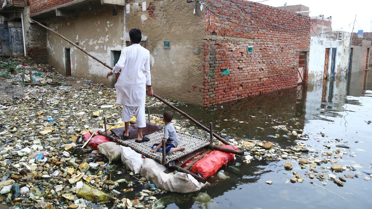 Pakistan'da muson yamurlar 32 kiinin lmne neden oldu