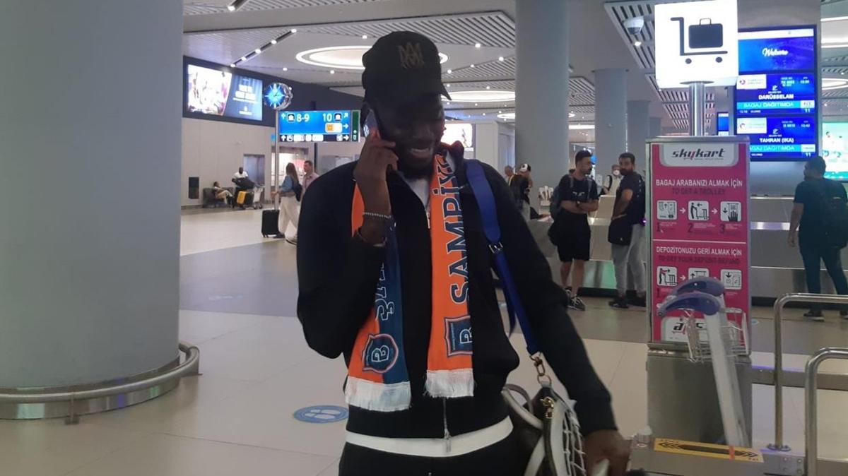 Yeni transfer Bertrand Traore stanbul'a geldi