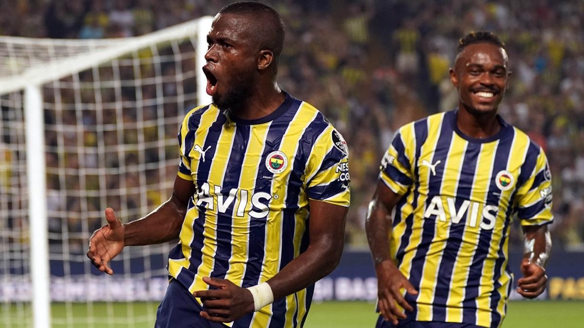 Enner Valencia'dan Jorge Jesus'la zel grme! Hocasna sz verdi