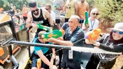Safari turlar�nda tehlikeli oyun! 50 TL'ye �kanl�' su sava��