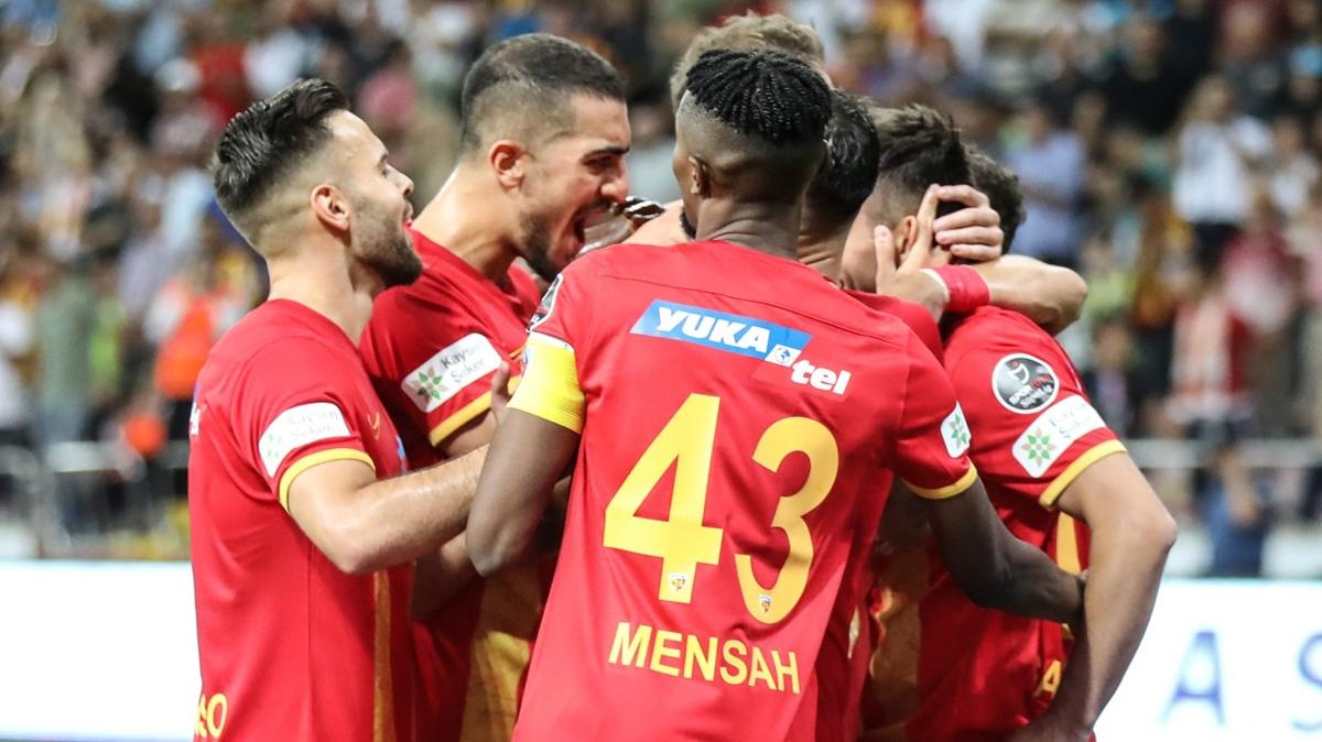 Kayserispor konuk ettii Giresunspor'u 3-0 malup etti