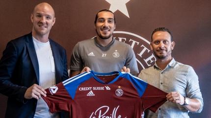 Ba�ak�ehir'de fla� ayr�l�k! Tecr�beli golc� �svi�re'ye transfer oldu