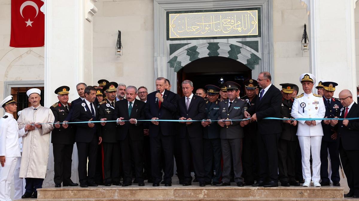 Bakan Erdoan, Deniz Harp Okulu Camii'nin aln yapt