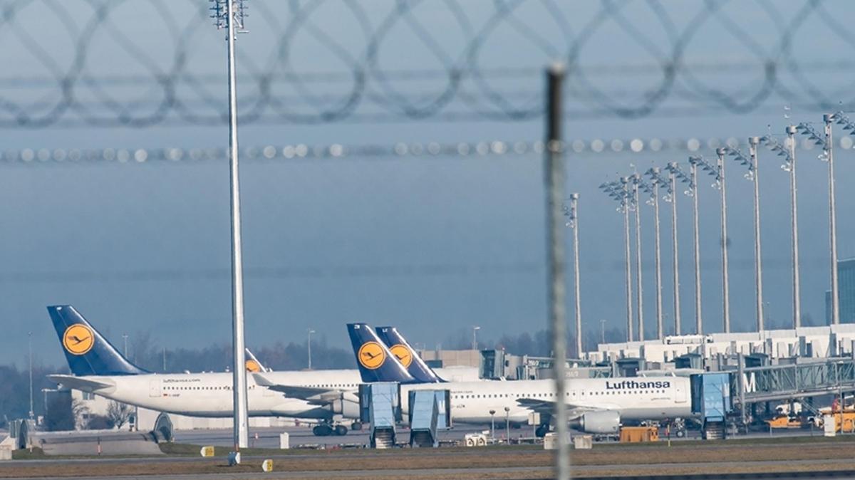 Lufthansa, pilotlarn yarnki grevi nedeniyle 800 uuu iptal etti