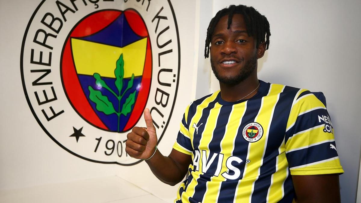 Michy Batsuayi imzay attktan sonra konutu: "Fenerbahe'ye geldiim iin ok mutluyum"