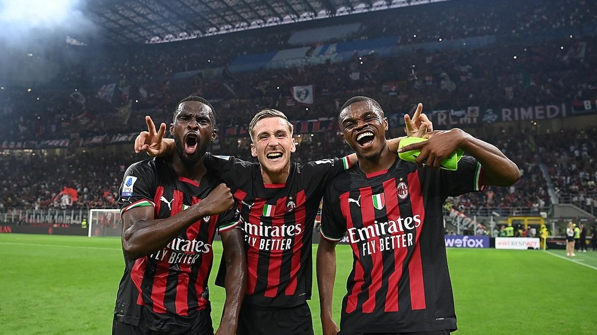 Milano derbisi nefes kesti! Milan, Inter'i 3 golle geti