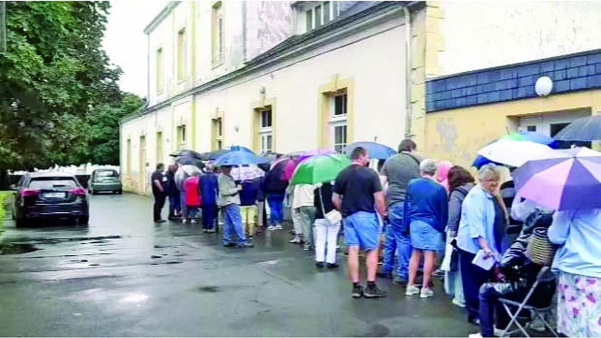 Franszlar doktor iin kuyrua girdi