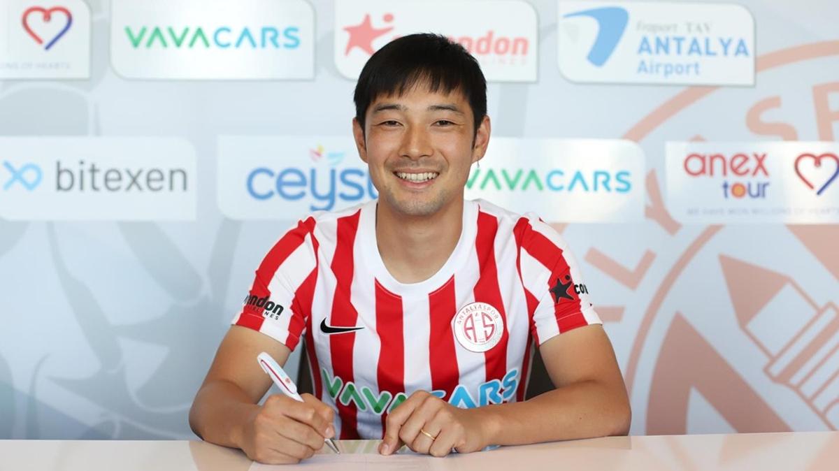 Antalyaspor'a Porto'dan transfer! Shoya Nakajima imzay att