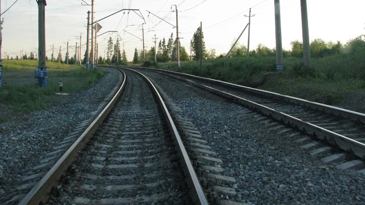 Semerkant'ta in-Krgzistan-zbekistan demir yolu iin anlama imzaland