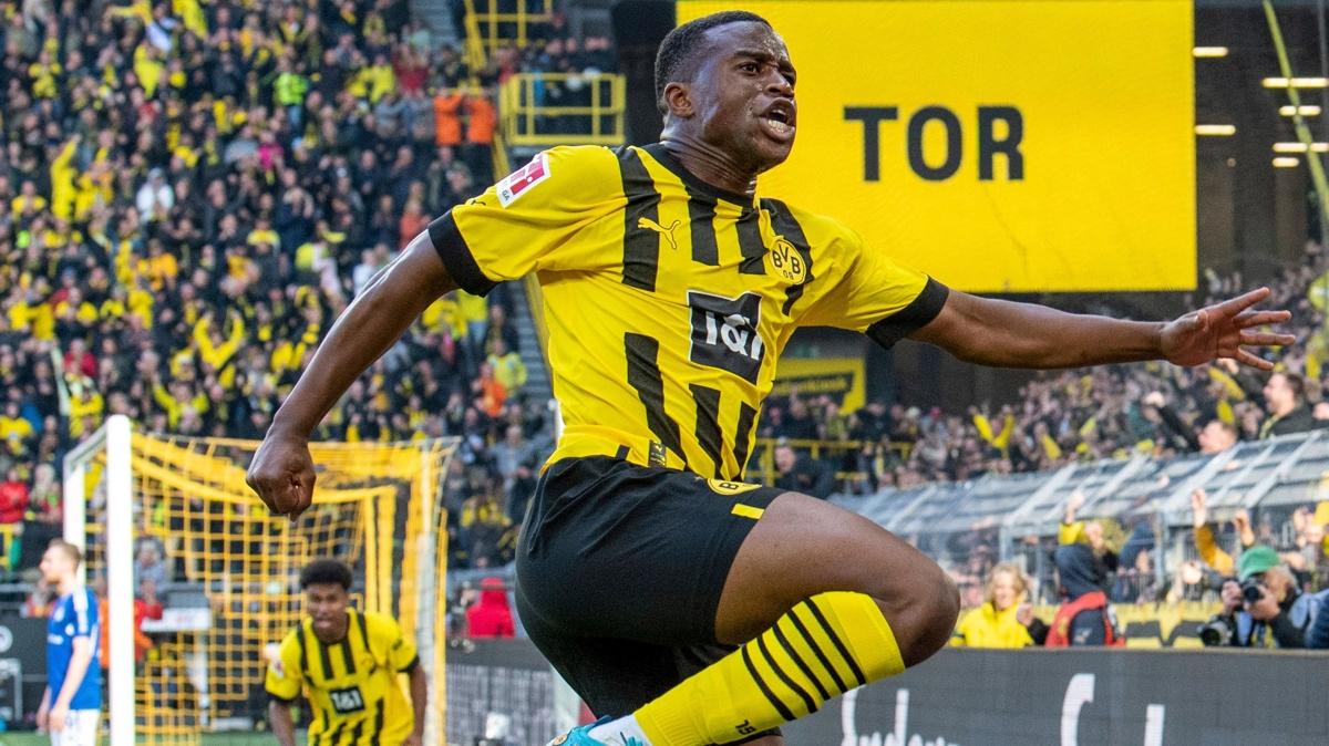 Ruhr derbisinde gle taraf Borussia Dortmund oldu! Schalke 04' tek golle devirdiler