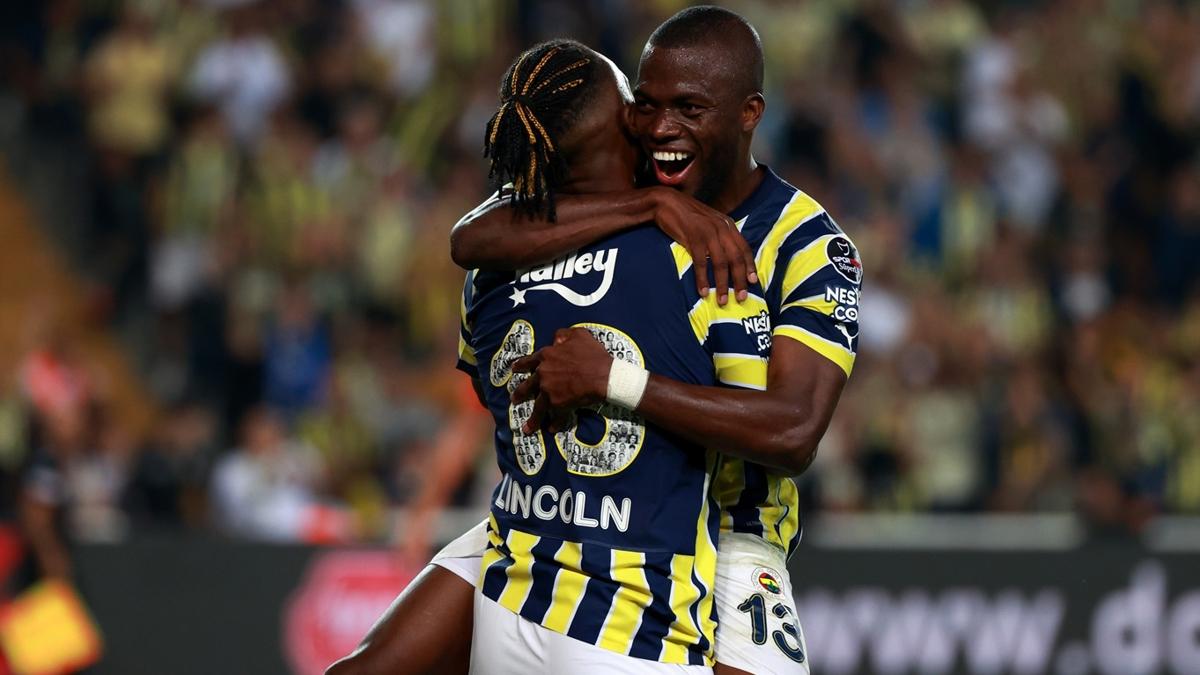 Enner Valencia Fenerbahe'deki baarnn srrn aklad: "Bu sezon byk bir aileyiz"