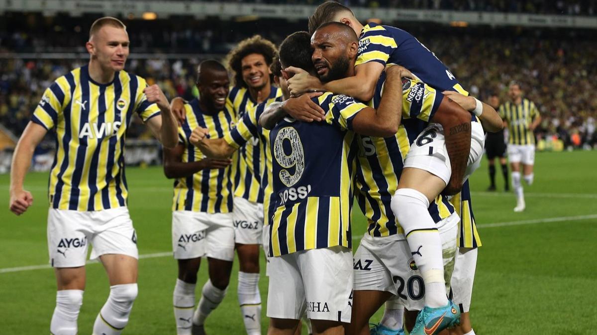 Kad%C4%B1k%C3%B6y%E2%80%99de+futbol+resitali%21;+Fenerbah%C3%A7e+gol+oldu+ya%C4%9Fd%C4%B1:+Alanyaspor%E2%80%99u+5-0%E2%80%99la+darmada%C4%9F%C4%B1n+etti