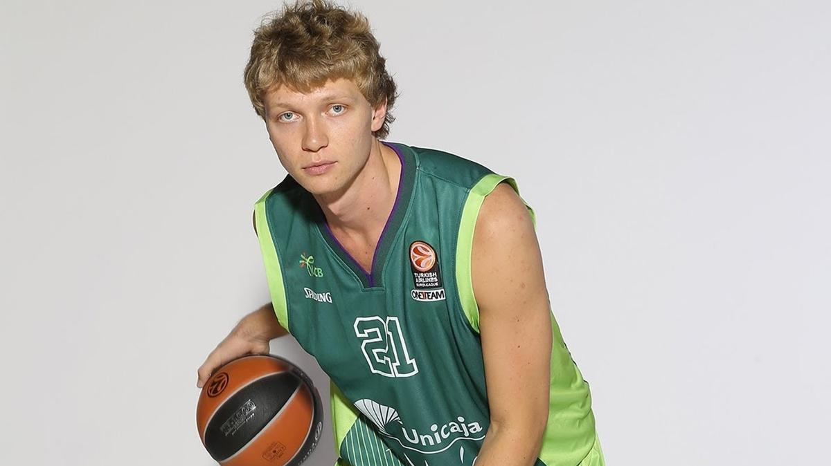 Pnar Karyaka'dan fla hamle! Mindaugas Kuzminskas ile grmelere baladlar