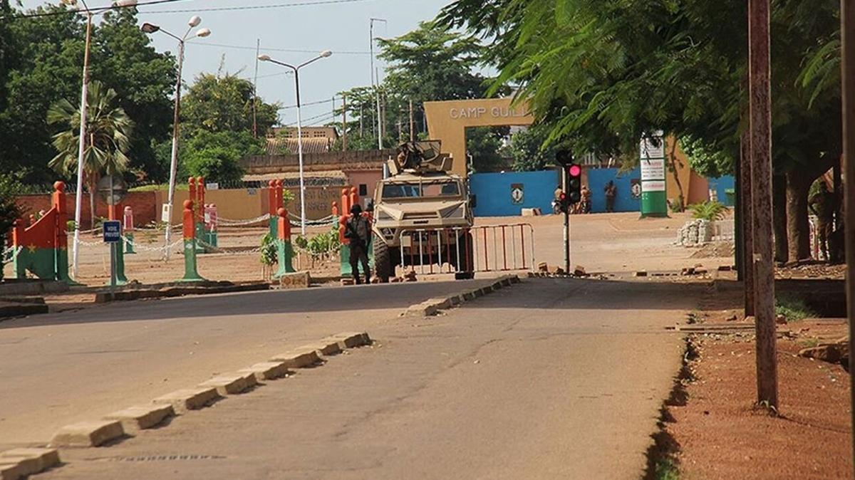 Burkina Faso'da ordu hkmeti feshetti