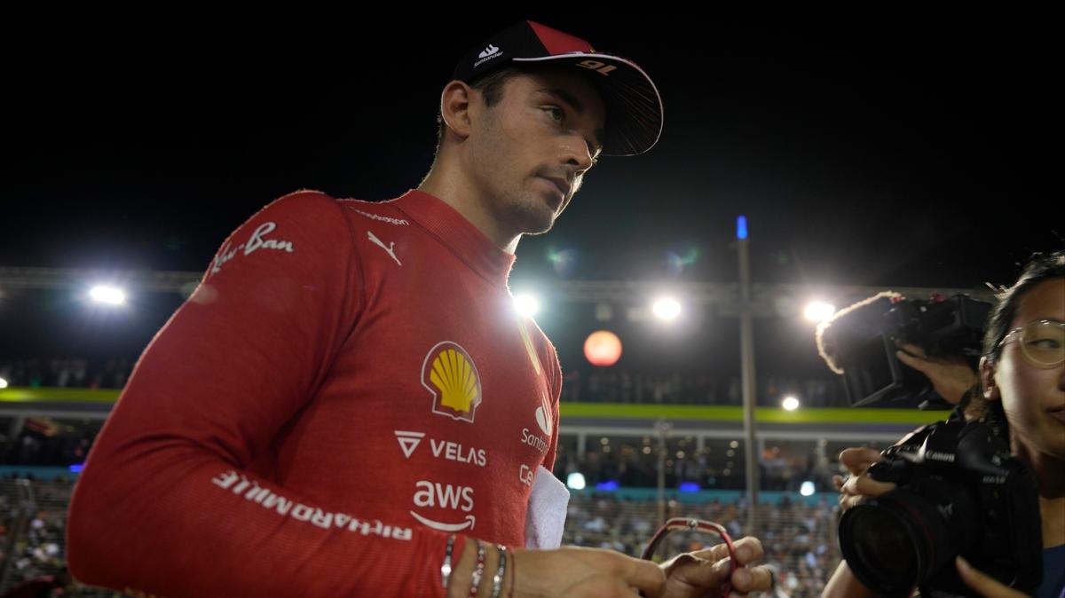 Formula 1 Singapur Grand Prix'sinde Charles Leclerc pole pozisyonunun sahibi oldu
